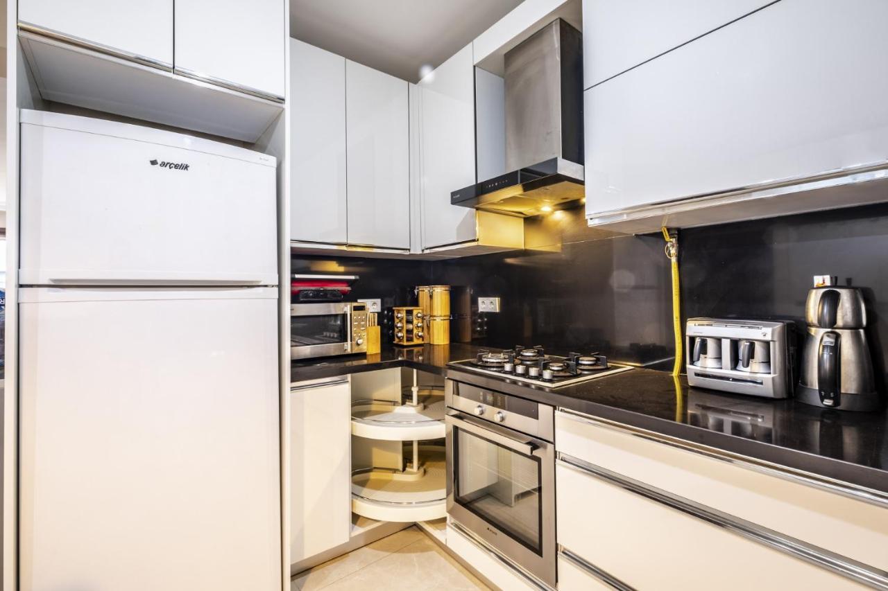 Апартаменти Flat With Sea View Near Uskudar Ferry Station Стамбул Екстер'єр фото