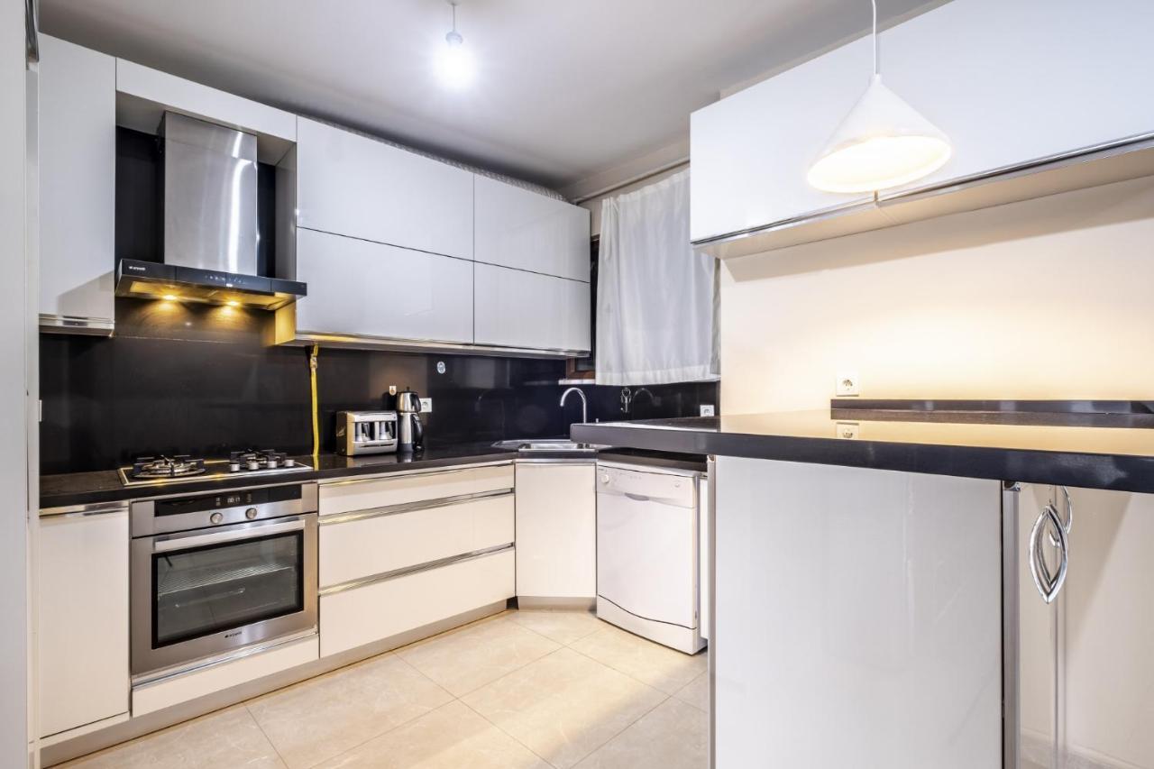 Апартаменти Flat With Sea View Near Uskudar Ferry Station Стамбул Екстер'єр фото